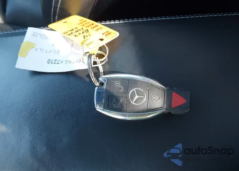 2014 Mercedes-Benz Slk 250 z USA, uszkodzony, nr VIN WDDPK4HA6EF093968